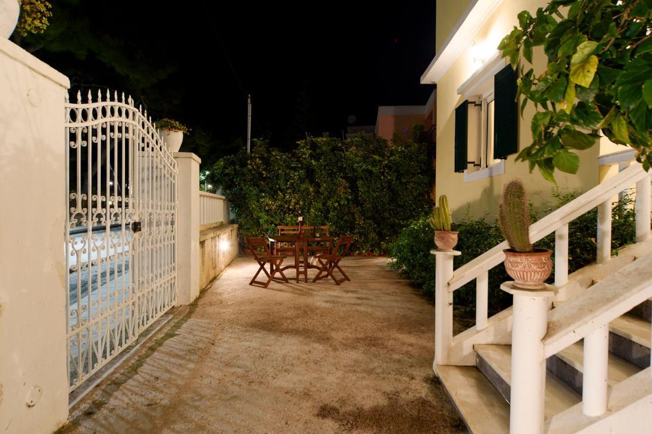 Jasmine Of Poseidonia Apartment Posidhonia  Ngoại thất bức ảnh