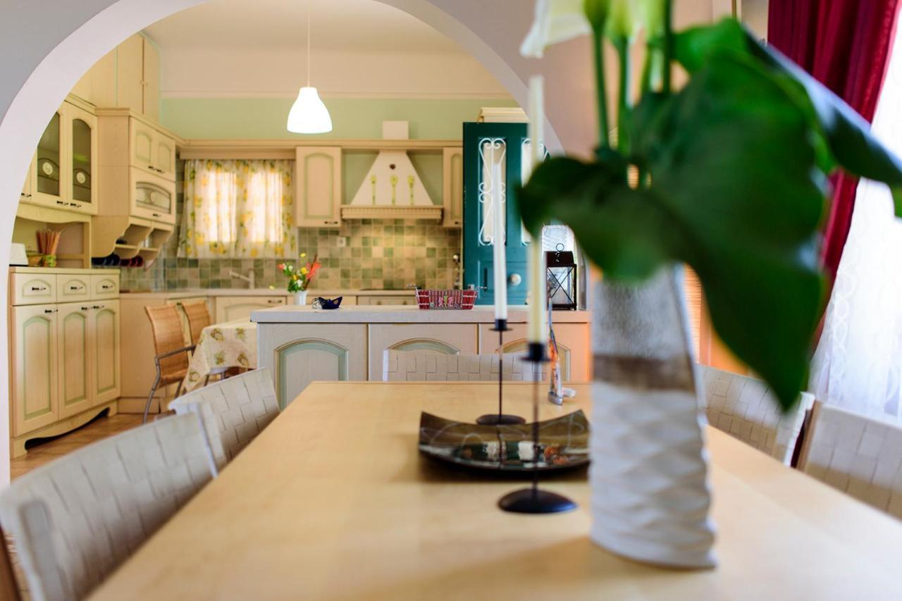 Jasmine Of Poseidonia Apartment Posidhonia  Ngoại thất bức ảnh